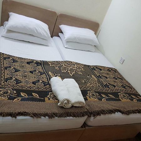 Home Stay Bayu Emas Appartment, Batu Feringgi Exteriér fotografie