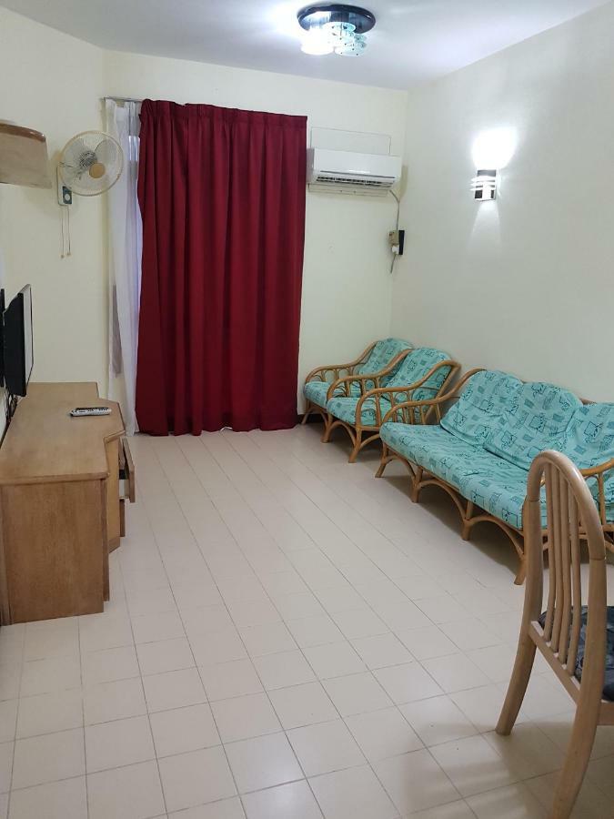 Home Stay Bayu Emas Appartment, Batu Feringgi Exteriér fotografie