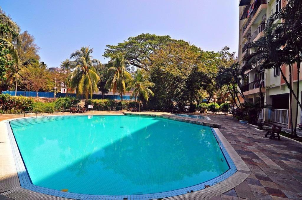 Home Stay Bayu Emas Appartment, Batu Feringgi Exteriér fotografie